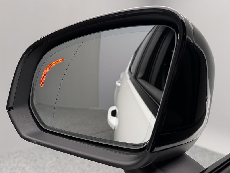 Volvo XC40 (2026) B3 AUT DARK PLUS - fotka 21 z 22