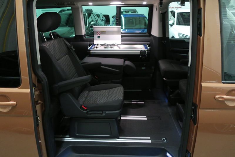 Volkswagen T6.1 (2023) 2.0TDI 110 kW Beach Tour LED - fotka 38 z 50