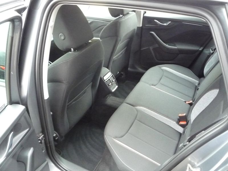 Škoda Kamiq (2025) 1,0TSi 85kW Selection - fotka 21 z 23