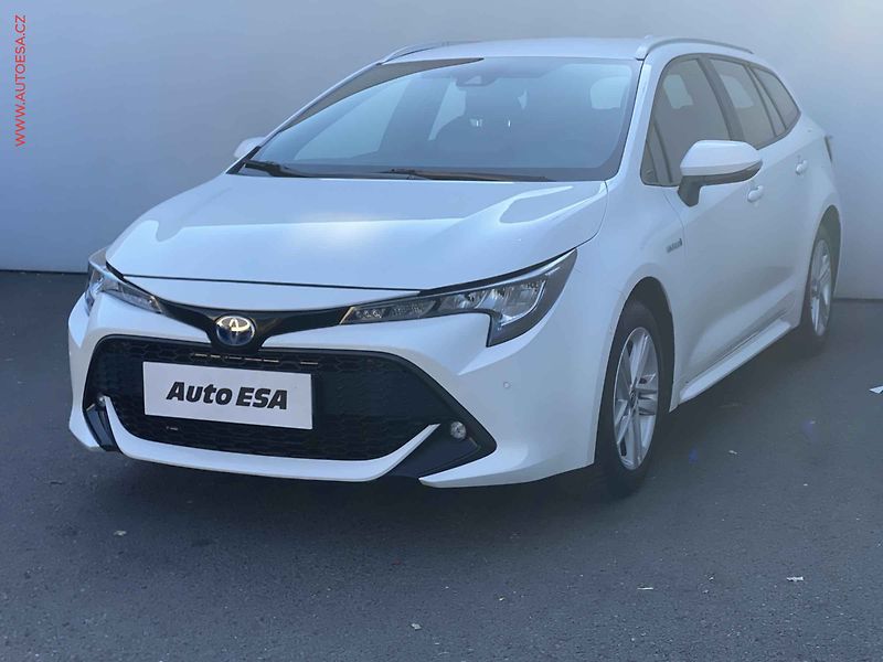 Toyota Corolla (2021) 1.8 HSD, 1.maj,ČR, AT, kamera - fotka 3 z 20