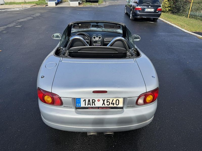 Mazda MX-5 (1998) cabriolet 1.8i - fotka 7 z 9