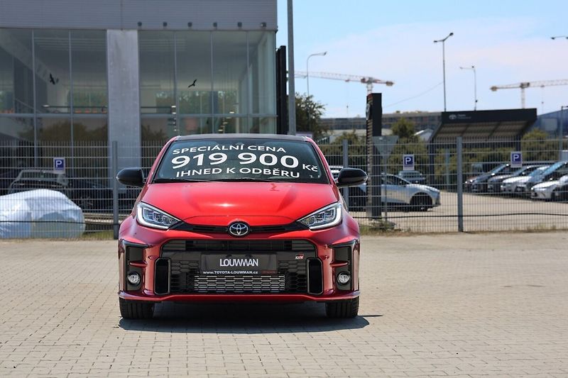 Toyota GR Yaris 1.6. 260k Dynamic + Sport - fotka 2 z 27