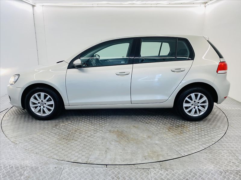 Volkswagen Golf 1,6 TDI 77kW - fotka 3 z 22