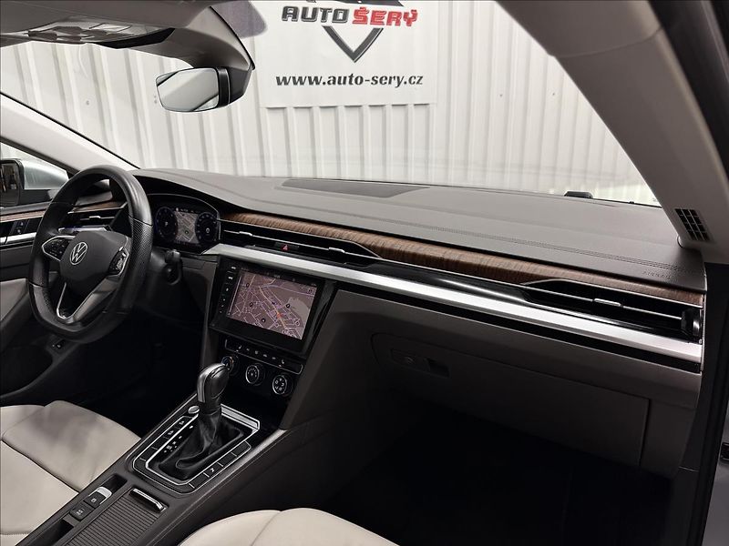 Volkswagen Arteon Shooting Brake 2.0TDI 147kW DSG 2X ALU 1MAJ - fotka 37 z 43