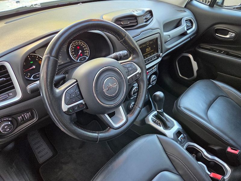 Jeep Renegade (2015) 2.0 CRD 4x4 Limited Aut Pano - fotka 30 z 43