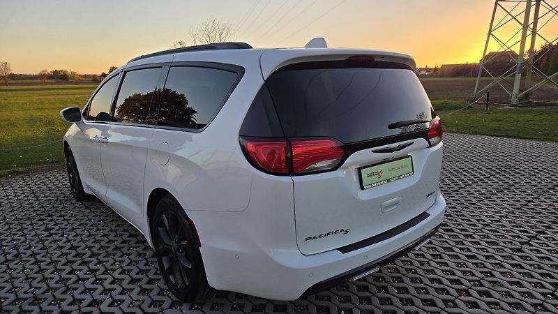Chrysler Pacifica 3,6L 211 kW,Limited 7 míst,LPG - fotka 8 z 48