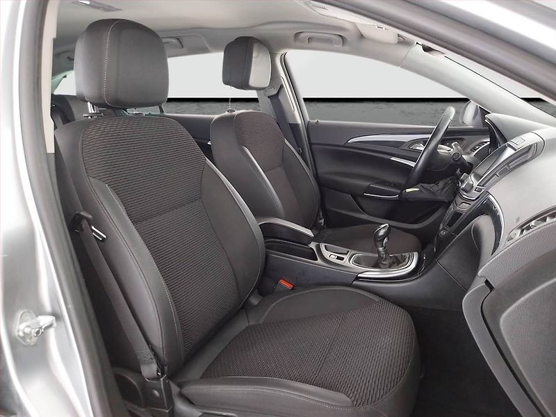 Opel Insignia (2015) 2.0 CDTI, Xenony, Tempomat - fotka 9 z 20
