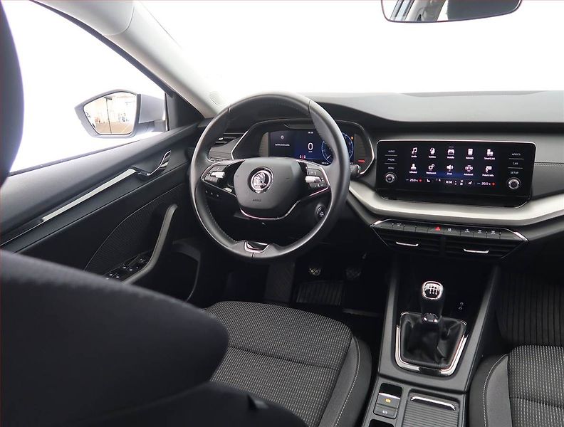Škoda Octavia (2023) Ambition 2.0 TDI, ČR,1.maj - fotka 7 z 24