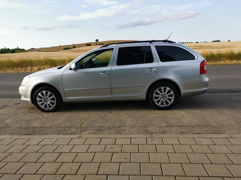 Škoda Octavia 2,0TDI 103 kW  CR ELEGANCE - fotka 8 z 49