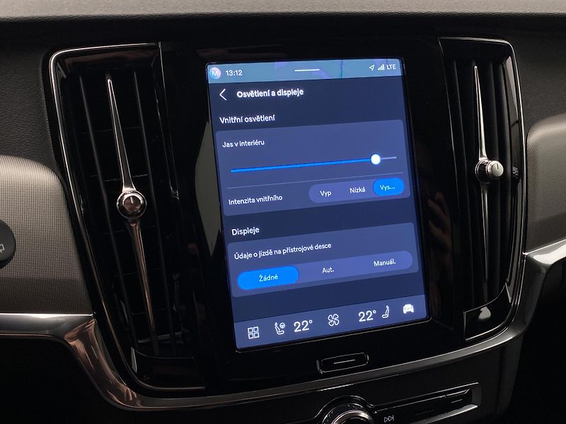 Volvo V90 T6 AWD RECHARGE CORE REZERVACE - fotka 57 z 60