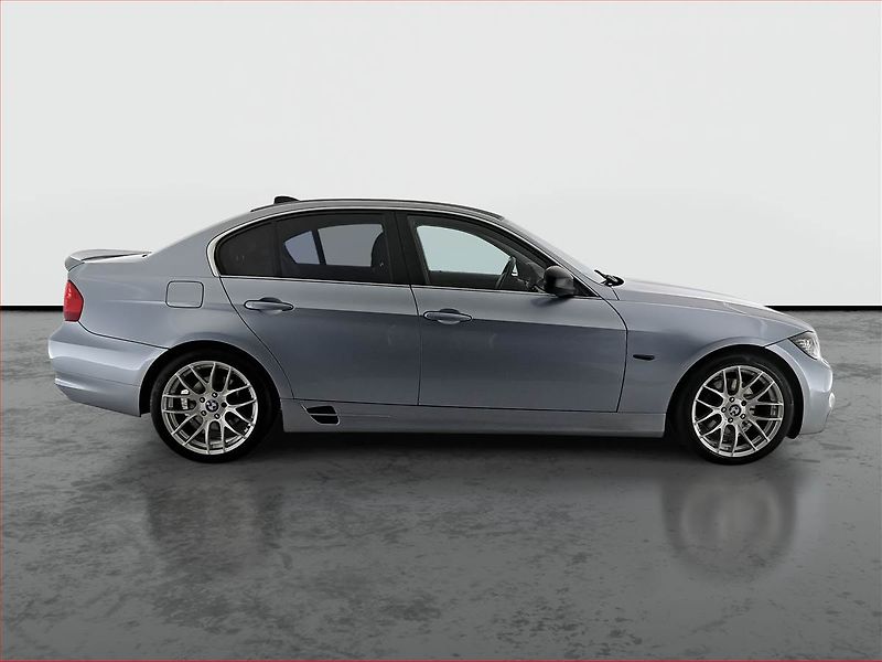BMW Řada 3 (2009) 320 d, Tempomat, Vyhř. sedaček - fotka 6 z 14