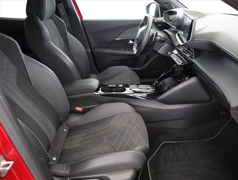 Peugeot 2008 (2022) GT Line 1.2 PureTech, Automat - fotka 7 z 19