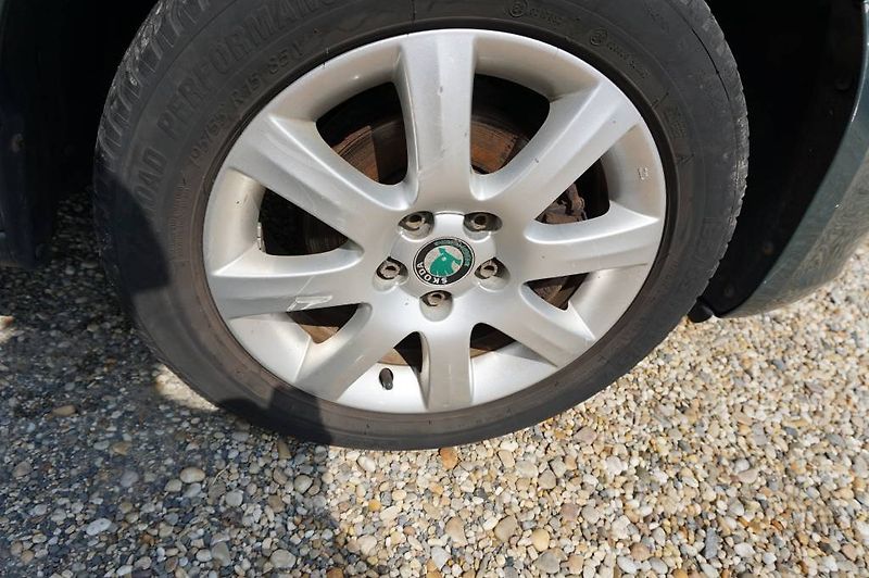 Škoda Roomster (2012) 1,4 - fotka 24 z 25