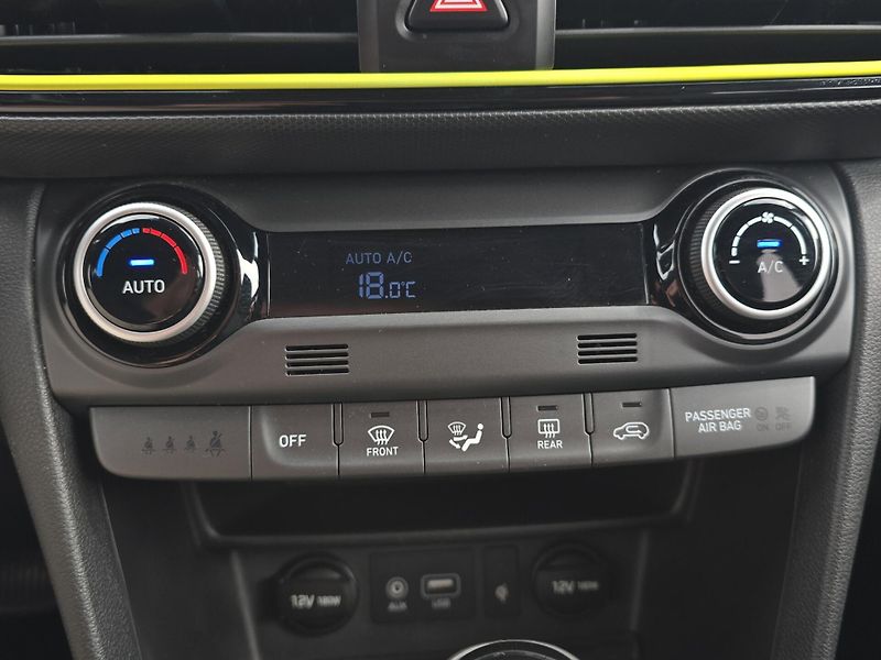 Hyundai Kona (2018) Style Premium 1.6T-GDi A/T 4x4 - fotka 21 z 30