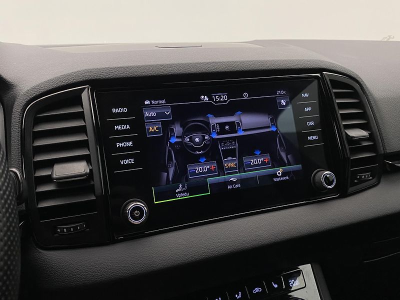 Škoda Karoq 2.0TSI SPORTLINE 4x4 REZERVACE - fotka 50 z 55