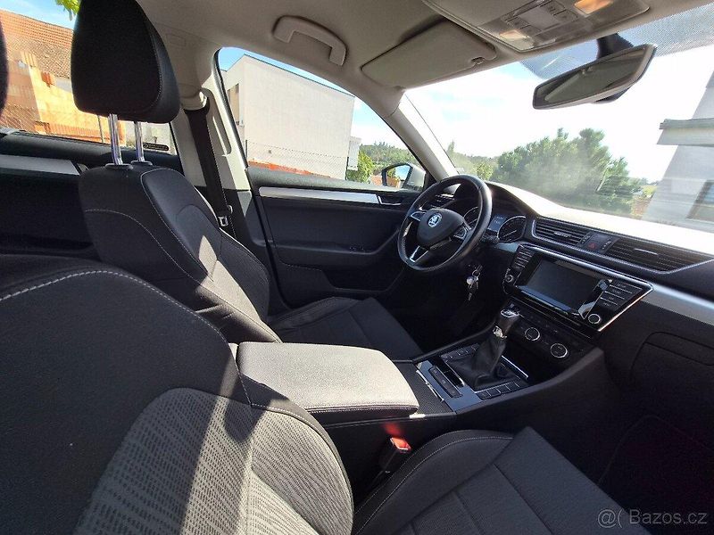 Škoda Superb (2015) - fotka 9 z 12