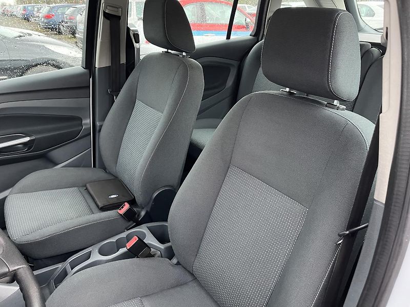 Ford Grand C-MAX 1.6 TDCI GRAND - fotka 12 z 19