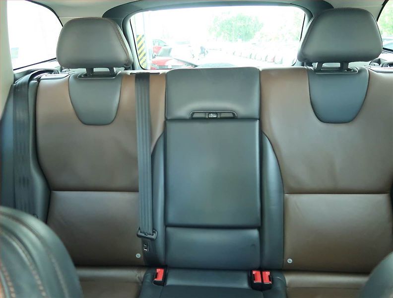 Volvo XC60 (2014) D4, 4X4, Automat, Kůže - fotka 10 z 17