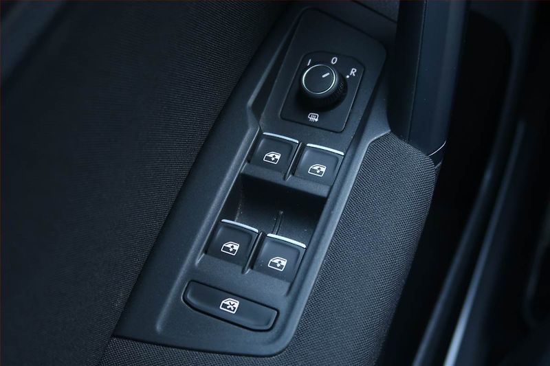 Volkswagen Tiguan (2018) Comfortline 1.4 TSI, ČR,1.maj - fotka 19 z 19