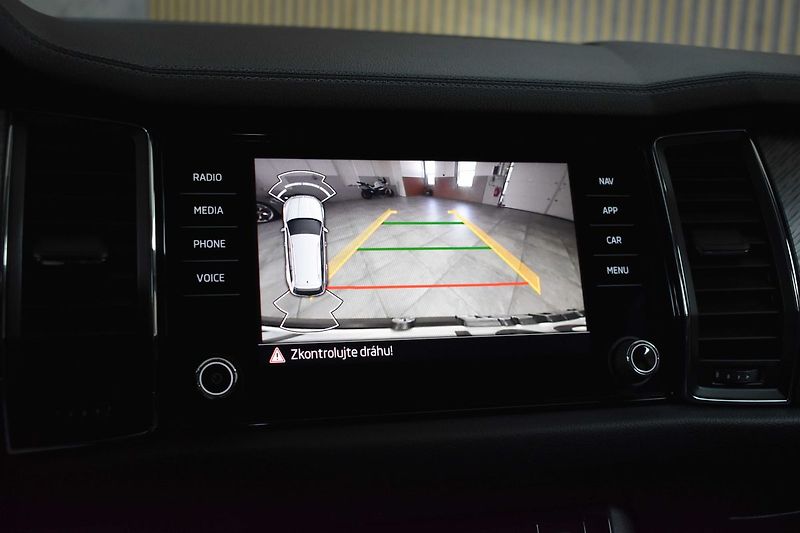 Škoda Kodiaq TDI 147kW 4x4*STYLE*TAŽNÉ*ČR 1 - fotka 25 z 42