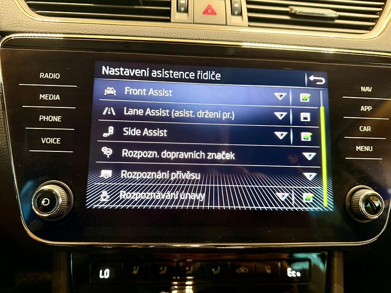 Škoda Superb iV 1.4 TSi 160 Kw PHEV L&K - fotka 14 z 33
