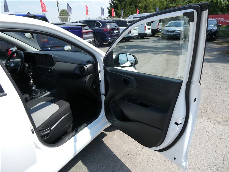 Hyundai i10 1,0 i 49kW 1.majitel, DPH, ČR - fotka 18 z 30