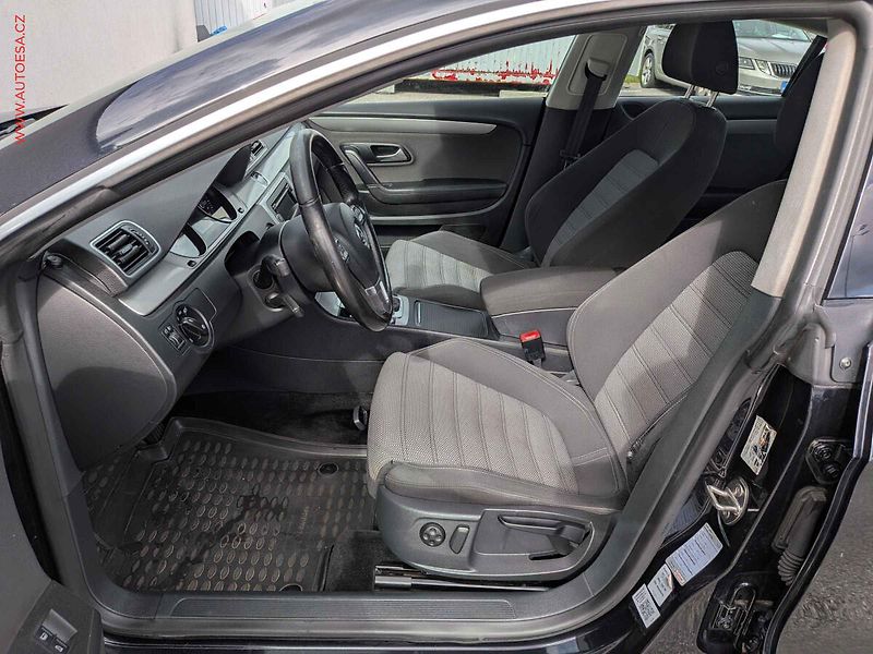 Volkswagen Passat CC (2011) 2.0 TSi, ČR, DSG, park - fotka 9 z 16