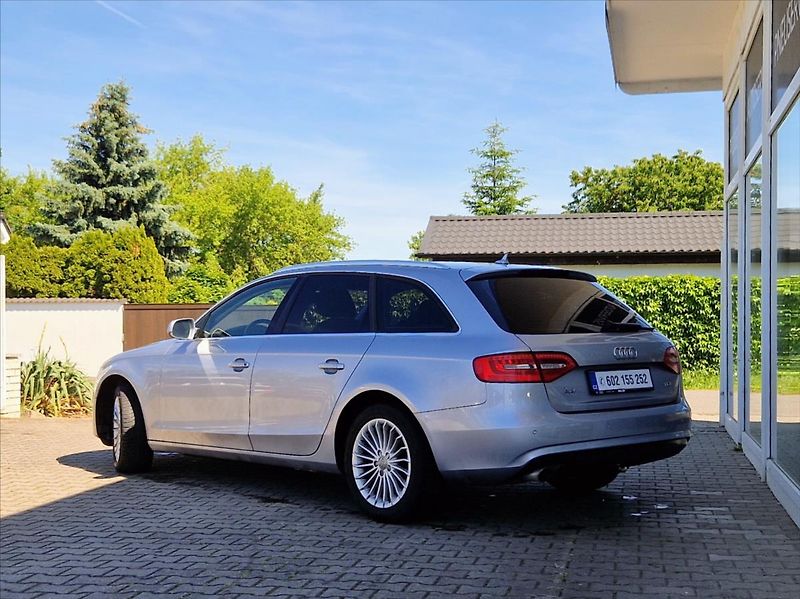 Audi A4 Avant 2,0 d ALUKOLA AUTOKLIMA - fotka 3 z 28
