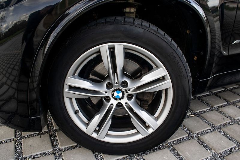 BMW X5 - fotka 13 z 51