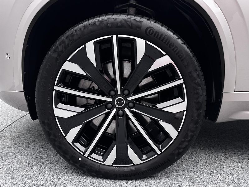 Volvo XC90 (2026) T8 AWD RECHARGE DARK PLUS 7m - fotka 19 z 29