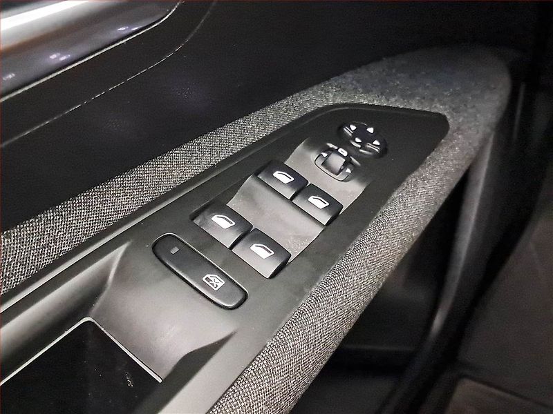 Peugeot 3008 (2019) 1.5 BlueHDi, Automat - fotka 15 z 18
