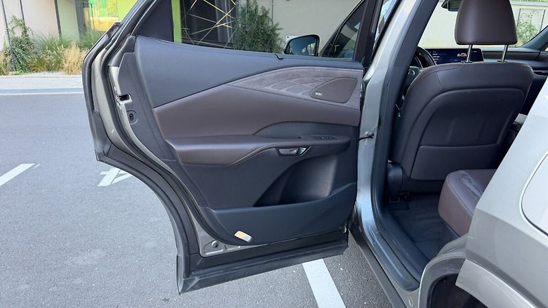 Lexus RX 450h plus 450H+ 2,5 PHEV LUXURY - fotka 26 z 31
