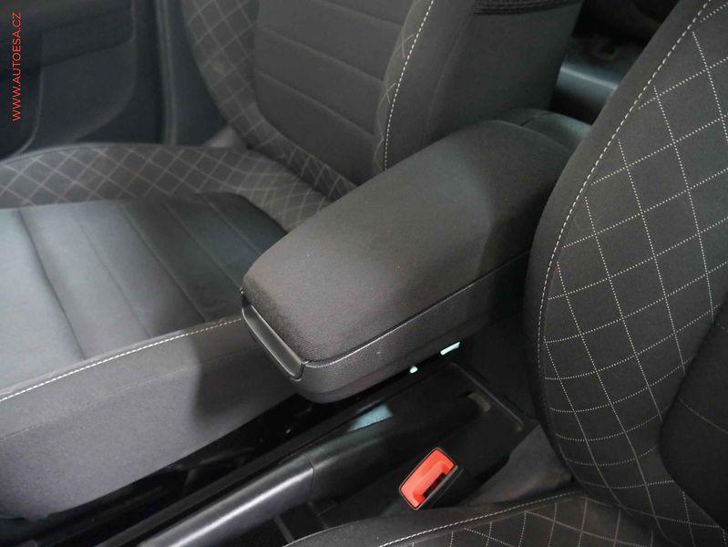 Škoda Fabia (2014) 1.2 TSi, ČR, Style - fotka 19 z 21