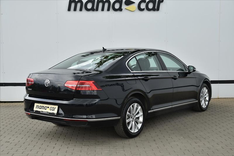 Volkswagen Passat 2.0TDi 110kW DSG LED HIGHLINE - fotka 7 z 27