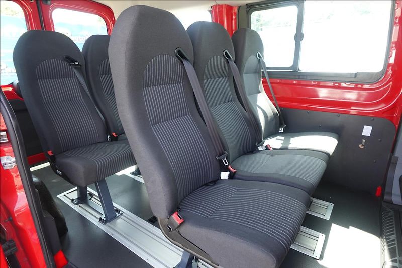 Ford Transit 2,2 TDCi  L2H2 9MÍST BUS KLIMA - fotka 14 z 31