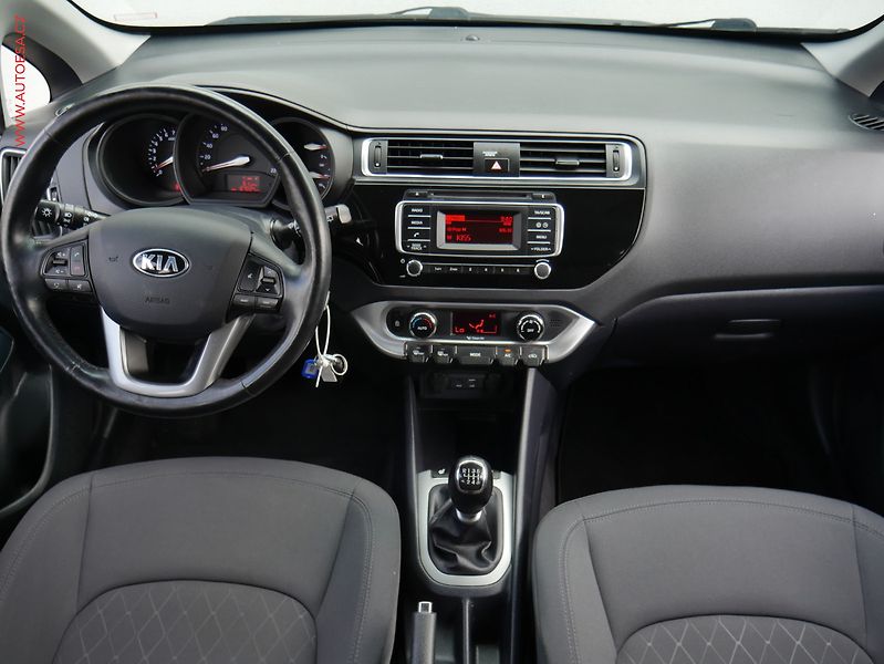 Kia Rio (2016) 1.4CVVT, AC, tempo, park - fotka 8 z 18