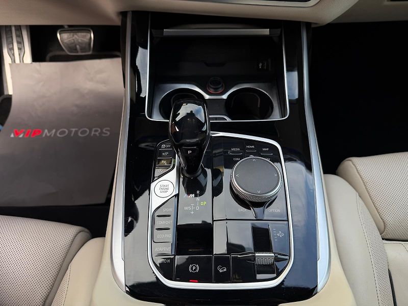 BMW X7 M50xD-R22-PANO-H&K-ČR-TOP STAV - fotka 20 z 53