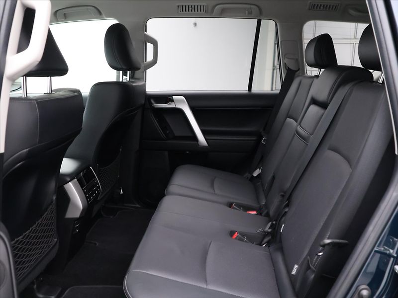 Toyota Land Cruiser 2,8 D-4D 150KW CZ 1.MAJ 4X4 - fotka 14 z 40