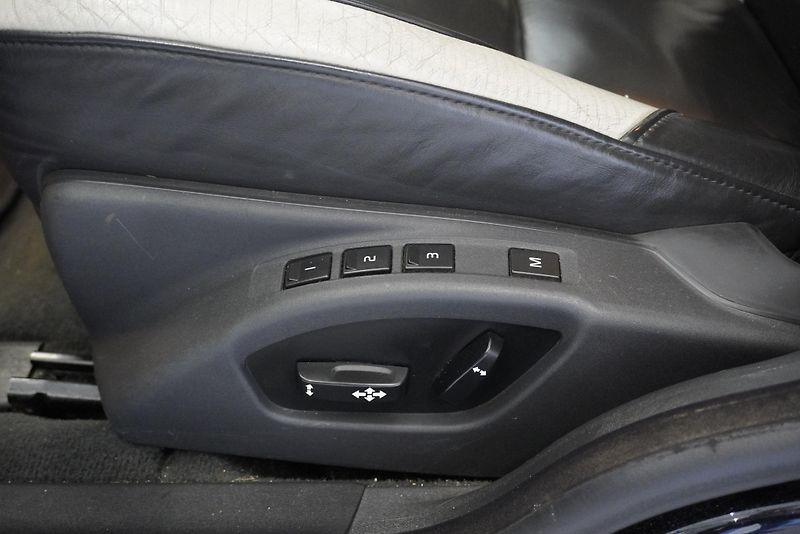 Volvo V70 T6 R-DESIGN 4WD AUT. - fotka 12 z 28