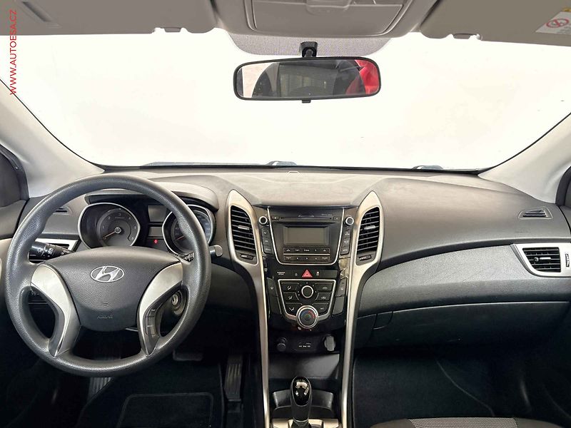 Hyundai i30 (2013) 1.6 CRDi, 1.maj, AT, AC - fotka 8 z 13