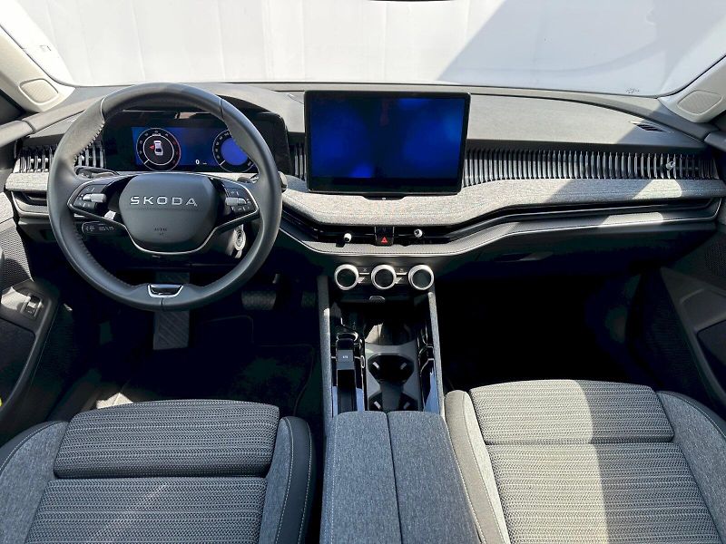 Škoda Superb (2025) 2,0 TDI / 110 KW / DSG / Selec - fotka 5 z 30