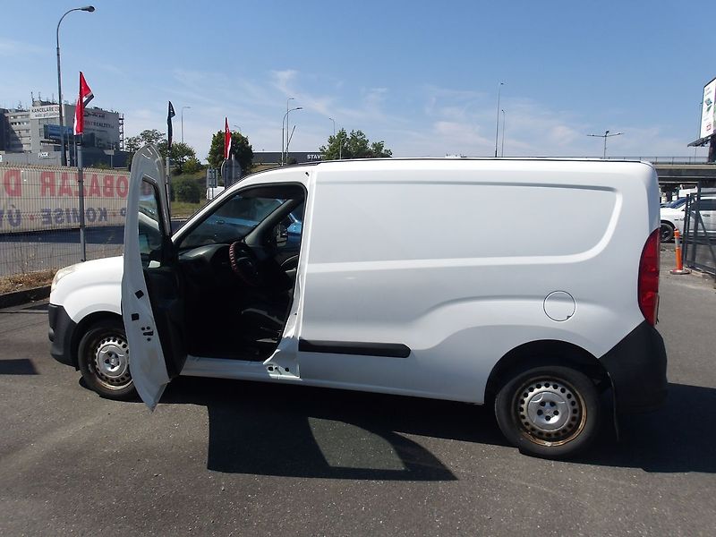 Fiat Dobló cargo 1,4i ČR 1.MAJ.! -21%DPH !!! - fotka 13 z 33