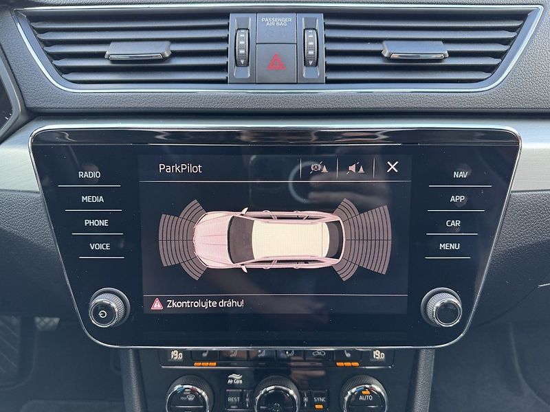 Škoda Superb (2019) 1.5TSi Xenony Navi Panorama - fotka 14 z 50