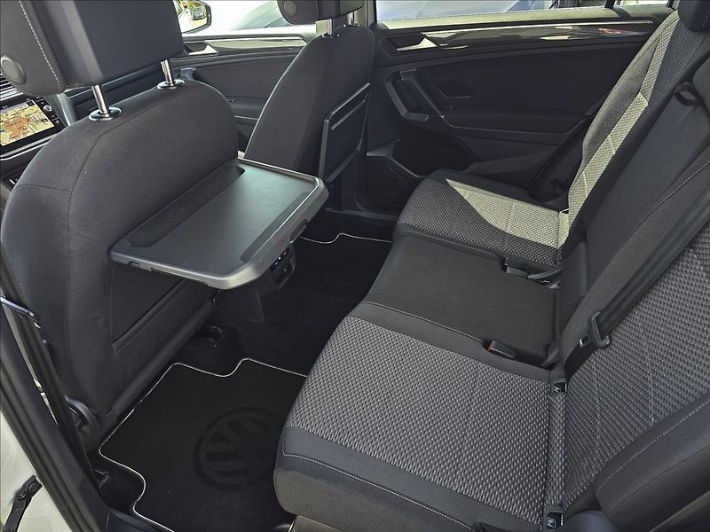 Volkswagen Tiguan Allspace 2,0 TDi R LINE DSG  4X4 NAVI - fotka 30 z 45