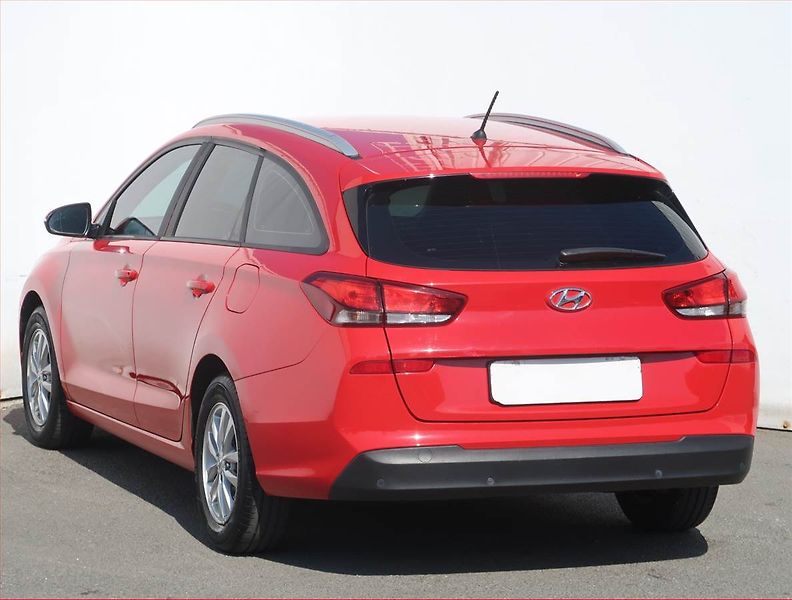 Hyundai i30 (2018) 1.0 T-GDI, Serv.kniha - fotka 4 z 18