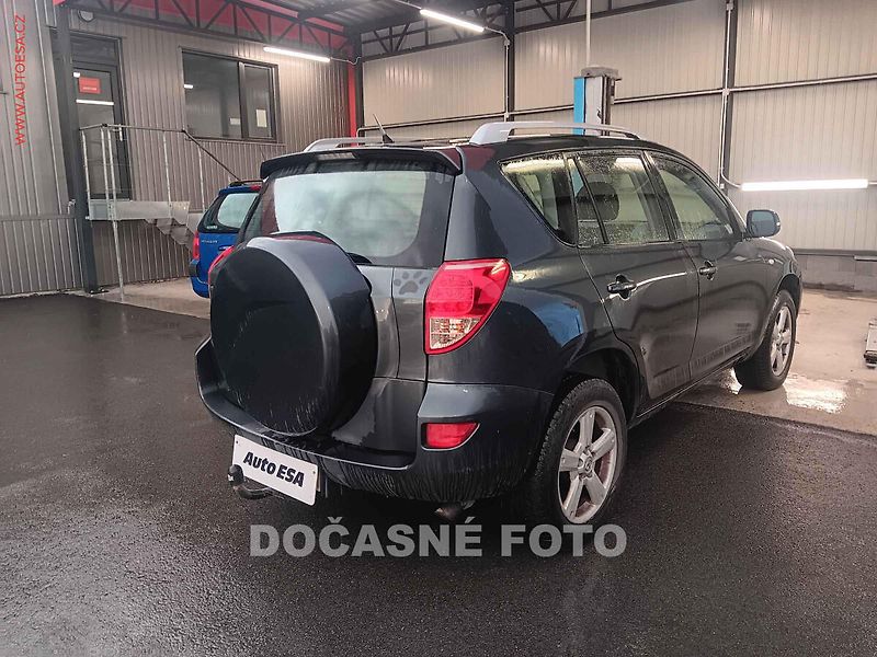 Toyota RAV4 (2007) 2.2 D4-D 4x4, autoAC, temp - fotka 2 z 3