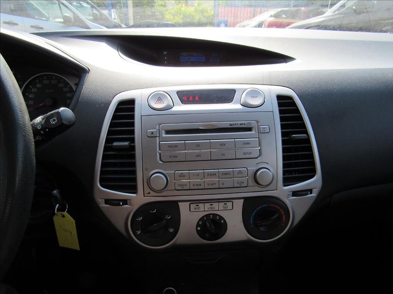 Hyundai i20 1,2 i 57kW - fotka 15 z 24