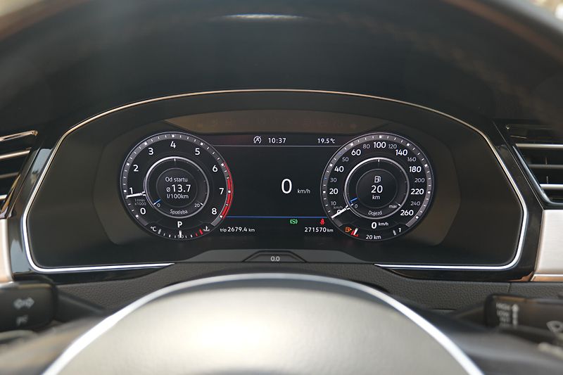 Volkswagen Passat 162kW Alltrack DCC NezTop 360 - fotka 22 z 42