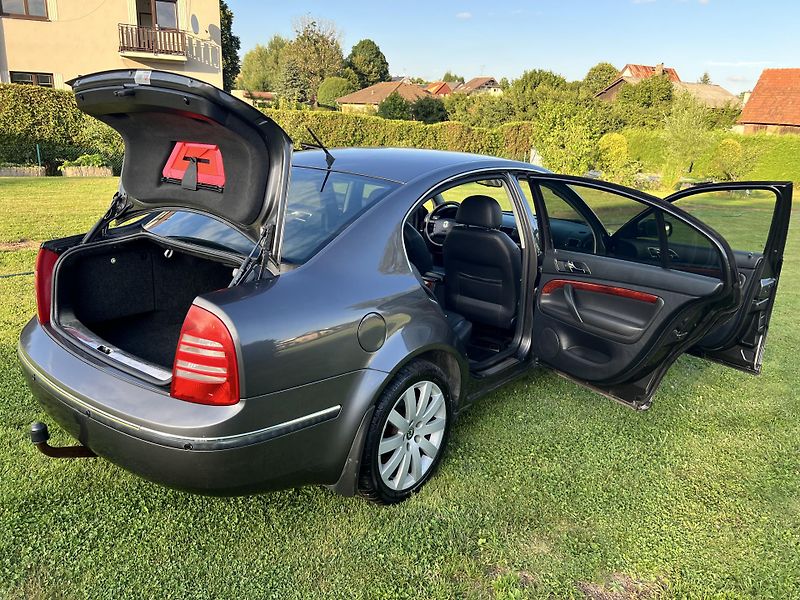 Škoda Superb 1.9TDI 96KW,KůŽE,XENONY,TZ - fotka 29 z 42