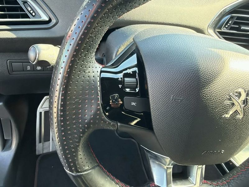 Peugeot 308 (2019) SW GT LINE 1,2 130K - fotka 25 z 45